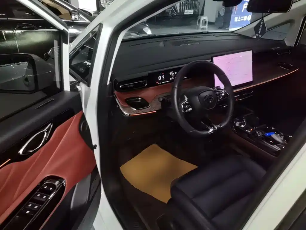 GAC Motor Trumpchi E8 PHEV — миниатюра 16
