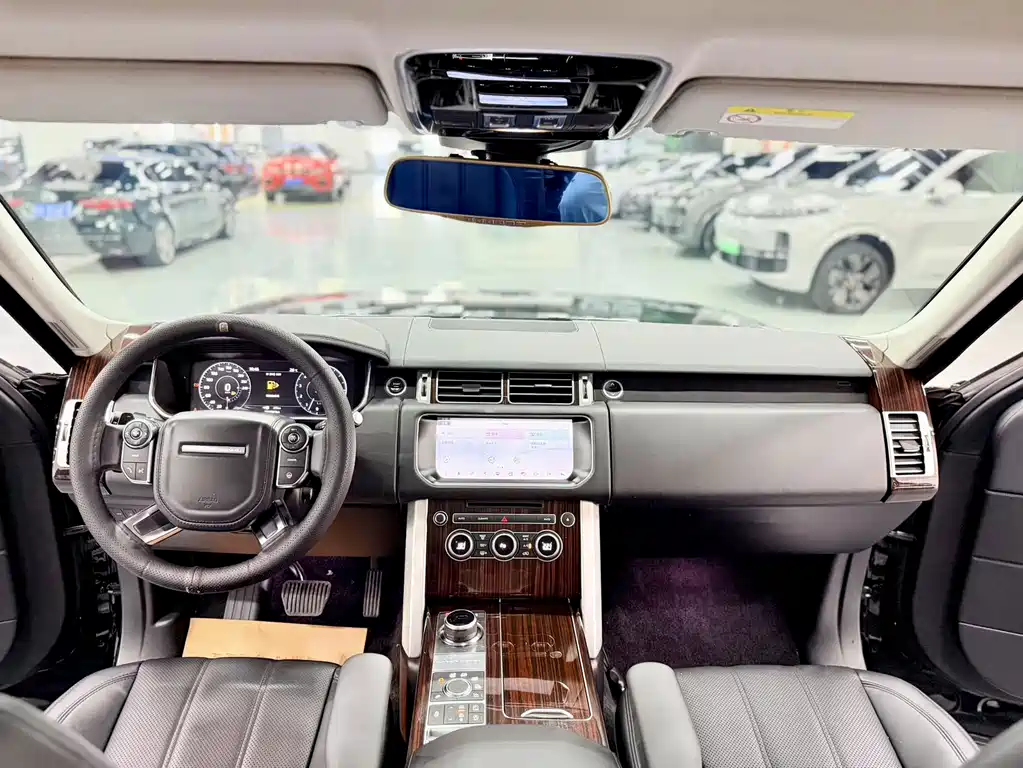 Land Rover Range Rover — миниатюра 4