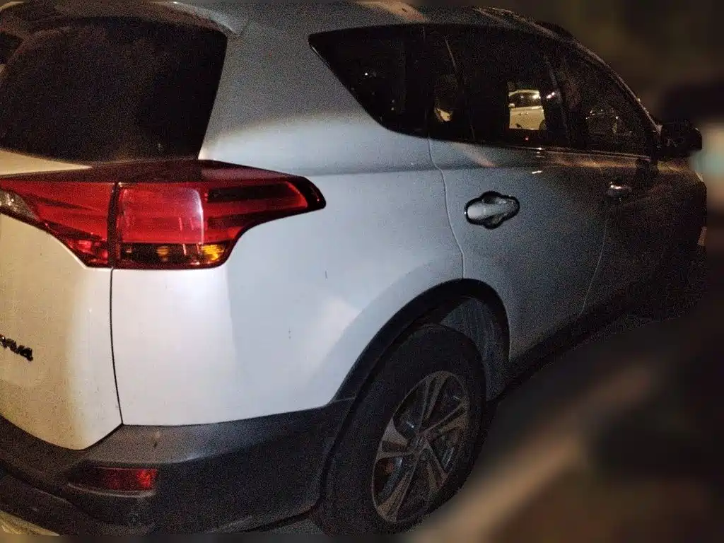 Toyota RAV4 — миниатюра 4