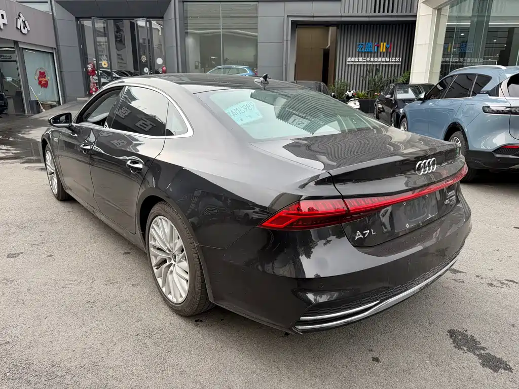 Audi A7L — миниатюра 7