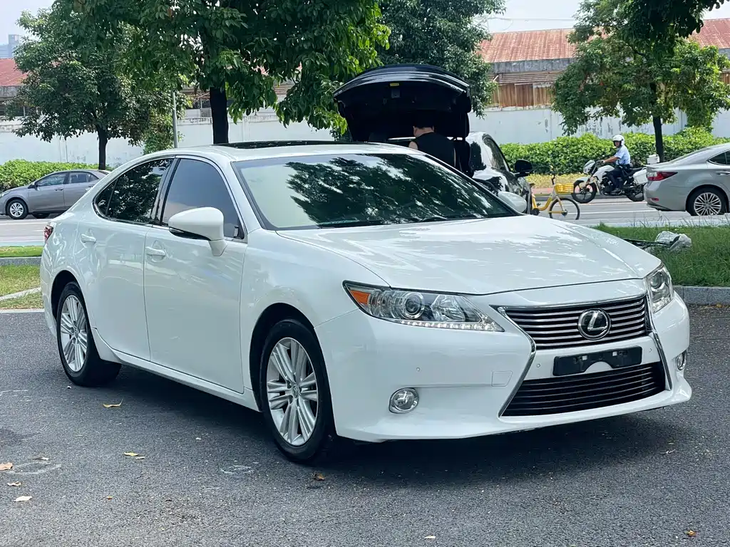 Lexus ES — миниатюра 4