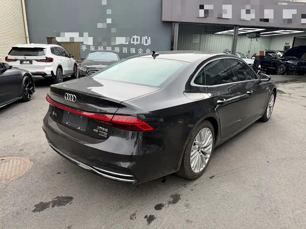 Audi A7L — миниатюра 9