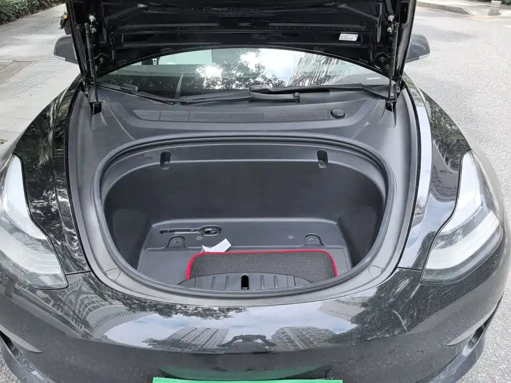Tesla Model 3 — миниатюра 16