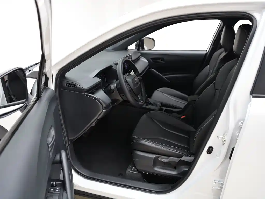 Toyota Corolla Cross — миниатюра 16