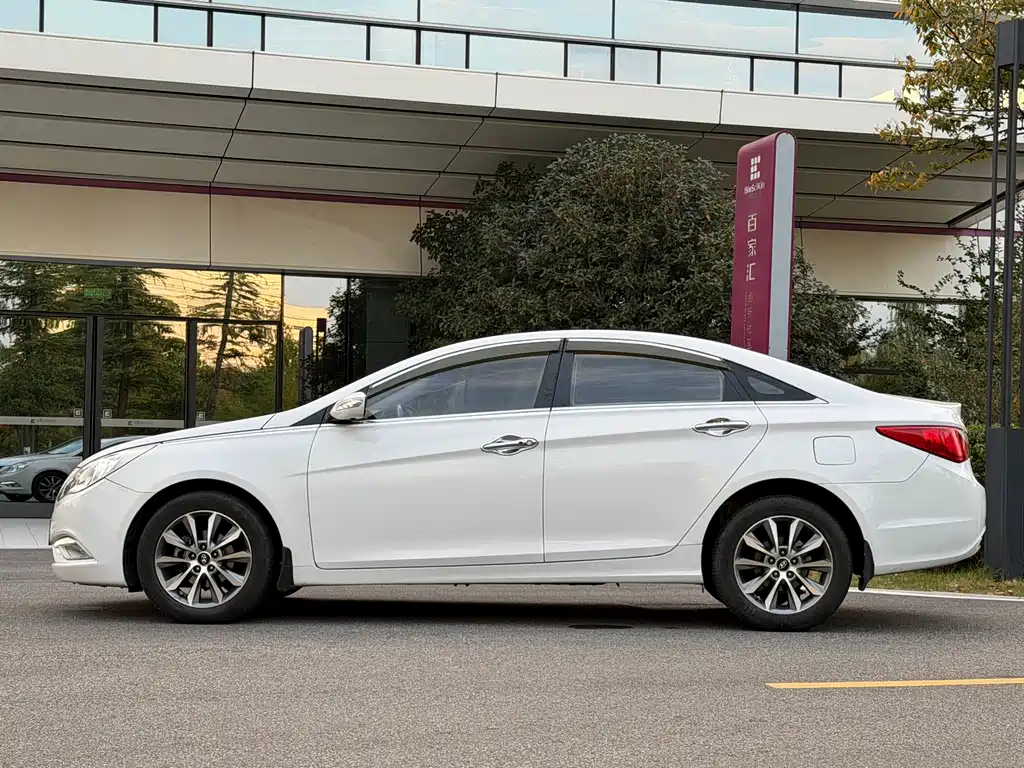 Hyundai Sonata — миниатюра 5