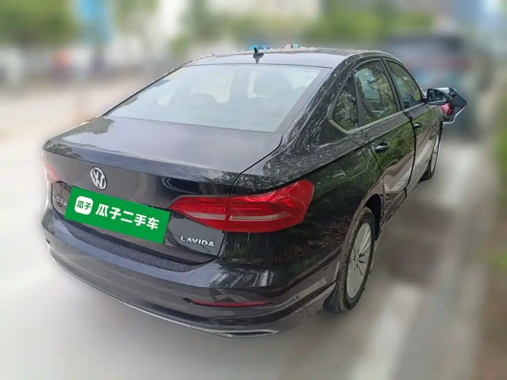 Volkswagen Lavida — миниатюра 5