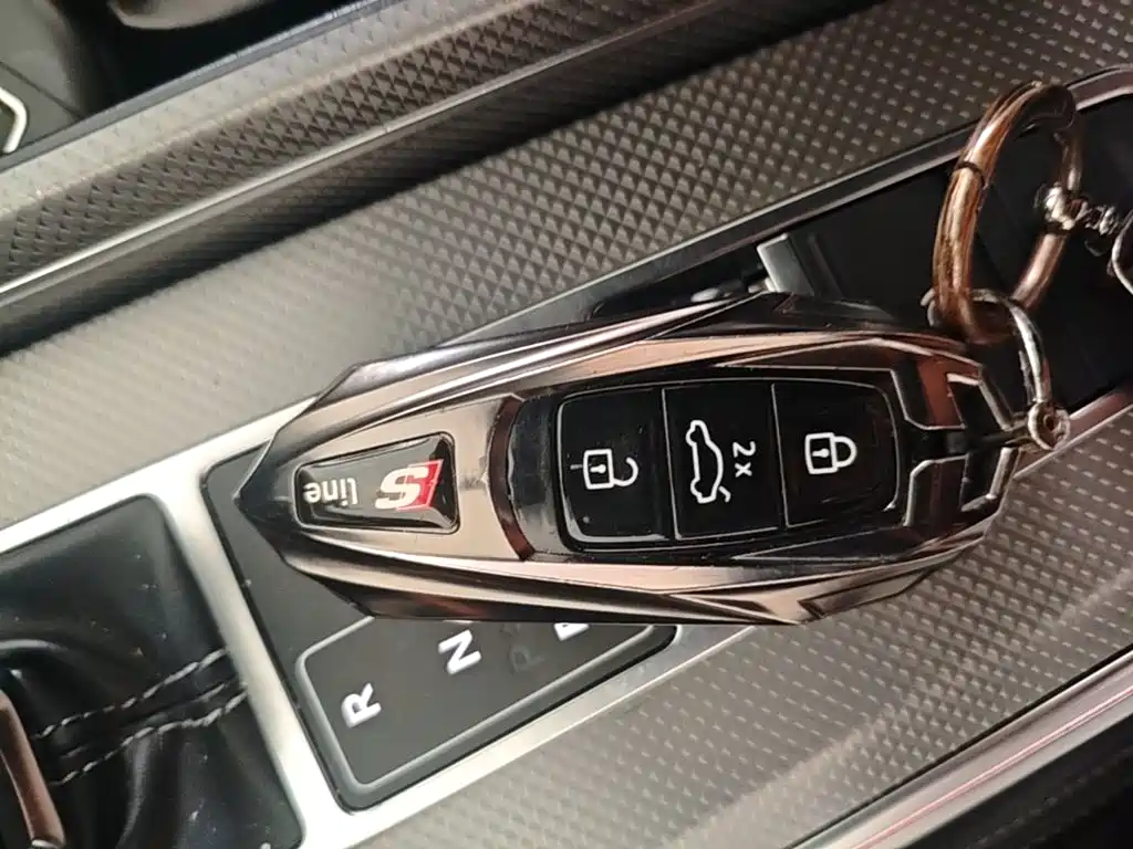 Audi A6L — миниатюра 9