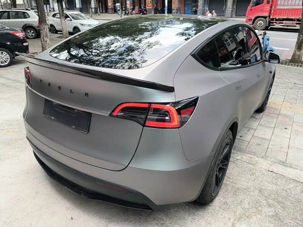 Tesla Model Y — миниатюра 7