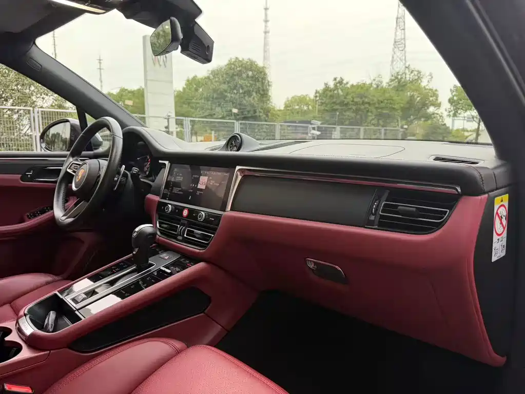 Porsche Macan — миниатюра 11