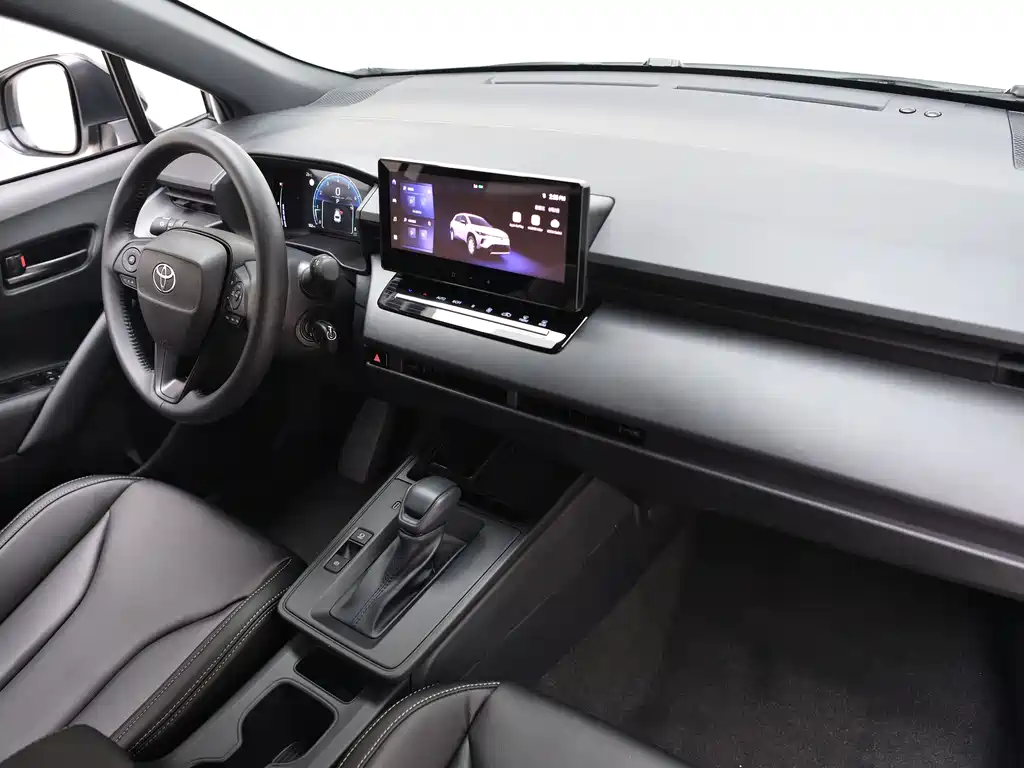Toyota Corolla Cross — миниатюра 13