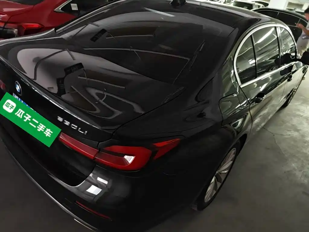 BMW 5 Series — миниатюра 7