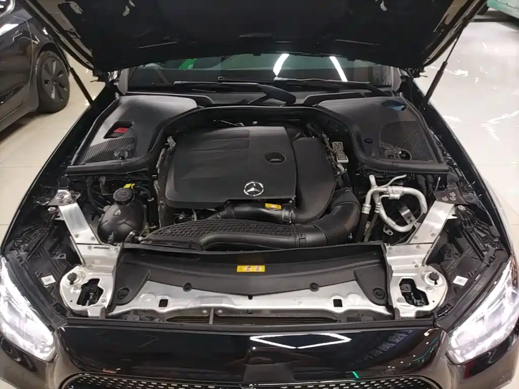 Mercedes-Benz E-Class — миниатюра 20