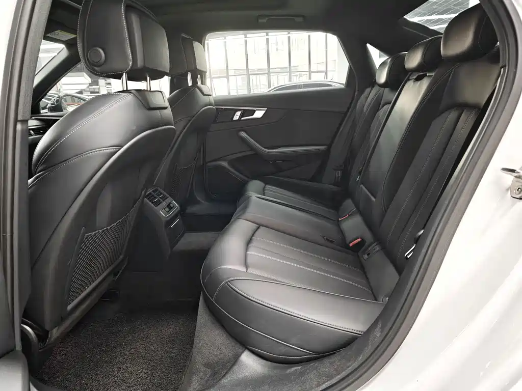 Audi A4L — миниатюра 7