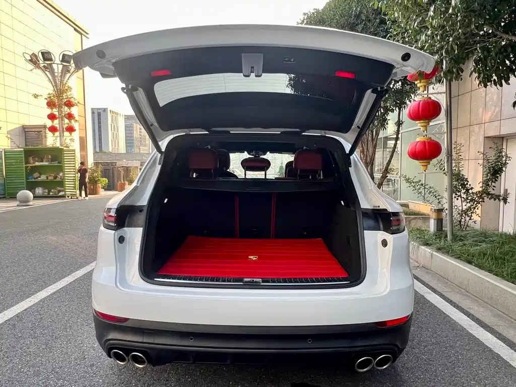 Porsche Cayenne — миниатюра 11