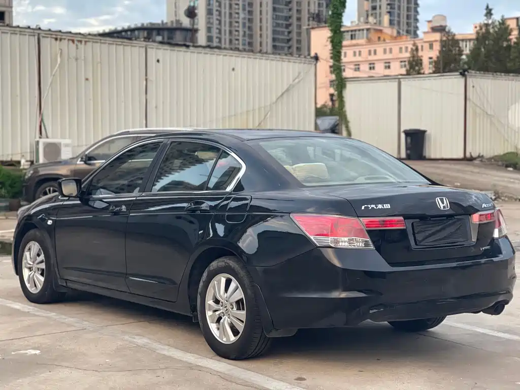 Honda Accord — миниатюра 12