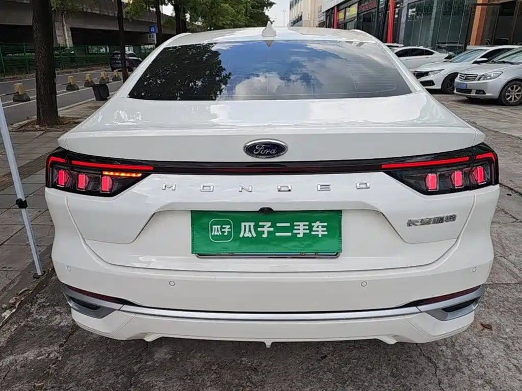 Ford Mondeo — миниатюра 6