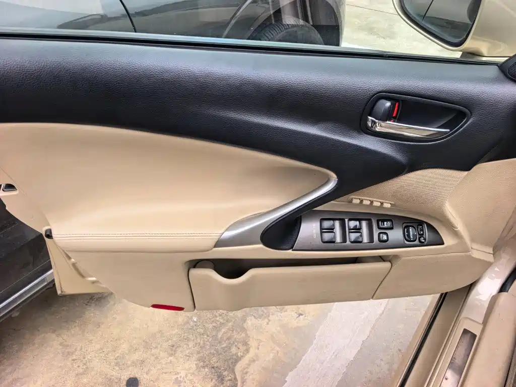 Lexus IS — миниатюра 7
