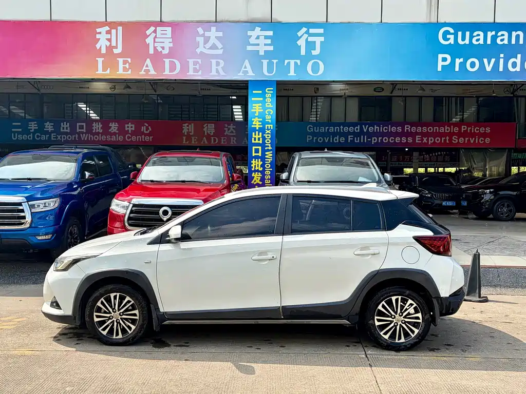 Toyota Yaris L — миниатюра 3