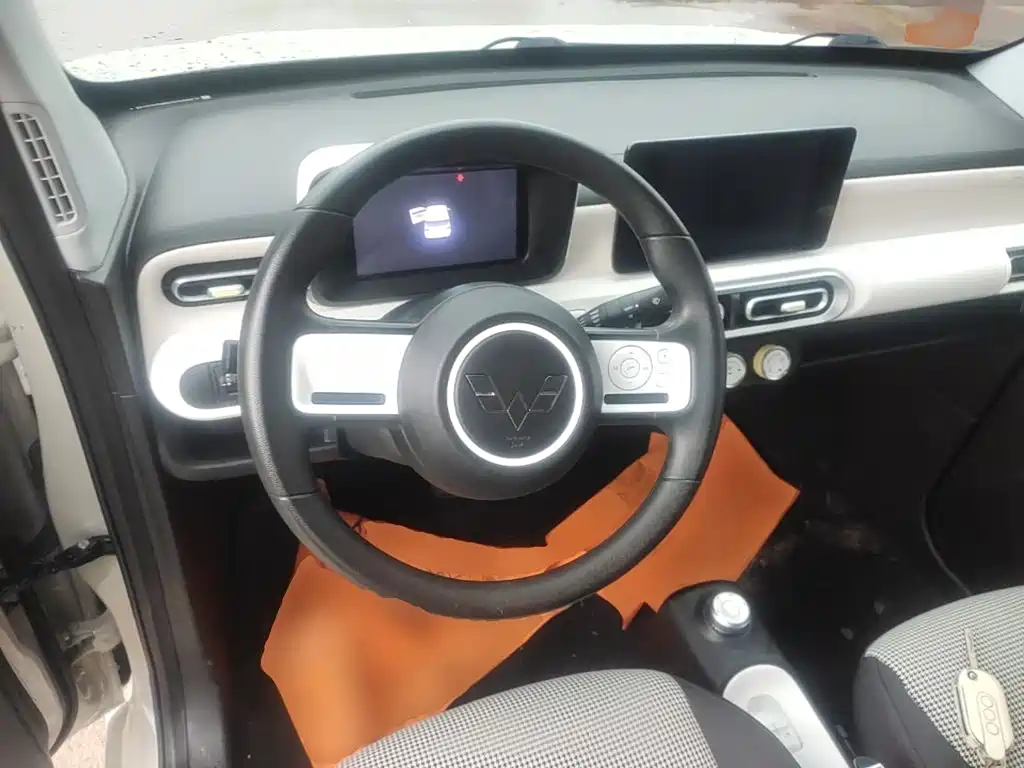 Wuling MINIEV — миниатюра 11