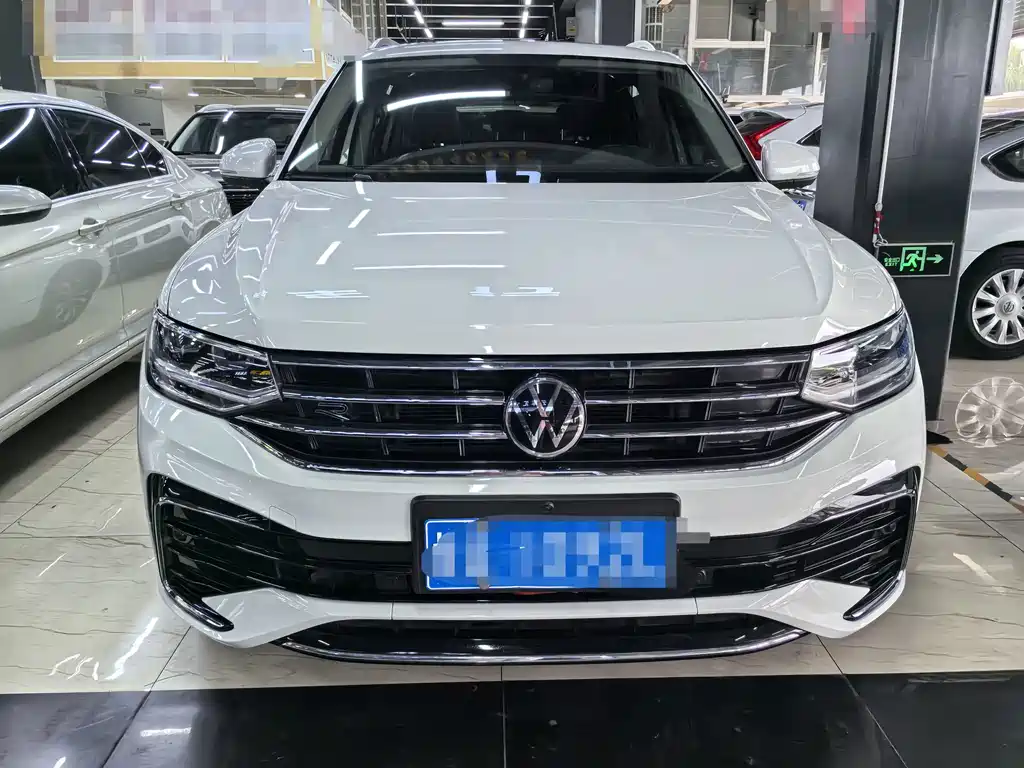 Volkswagen Tiguan L — миниатюра 2
