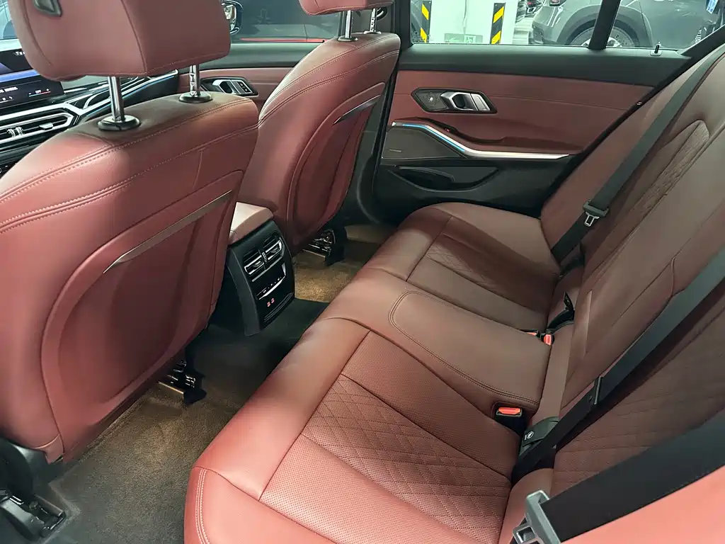BMW 3 Series — миниатюра 17