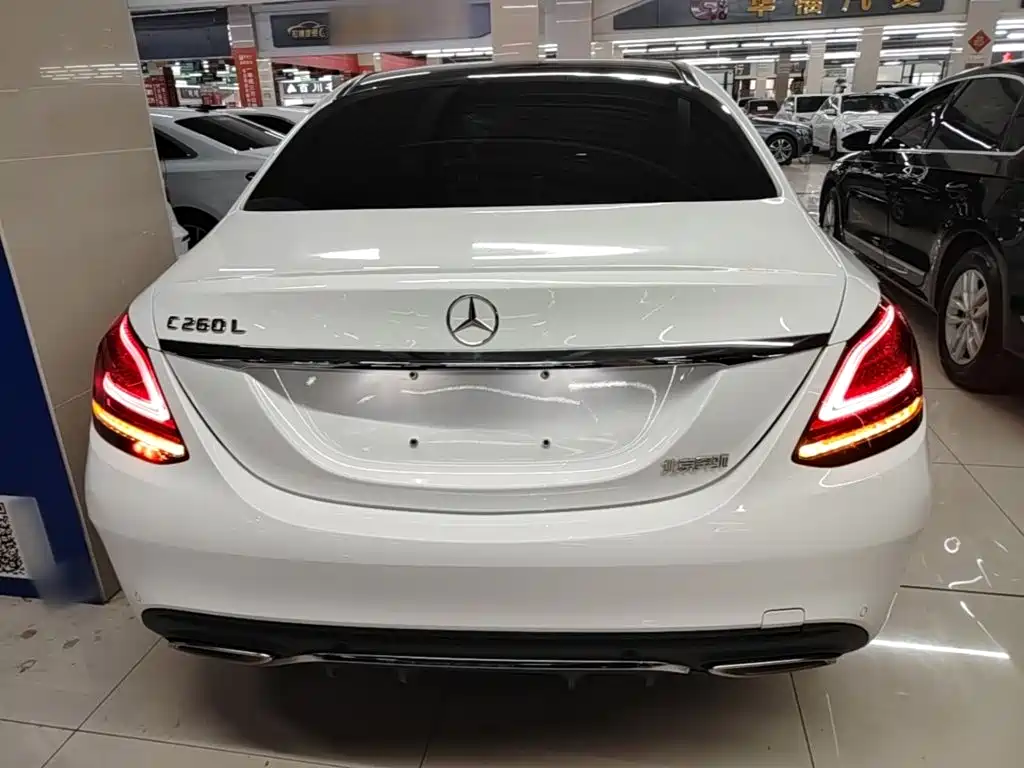 Mercedes-Benz C-Class — миниатюра 6