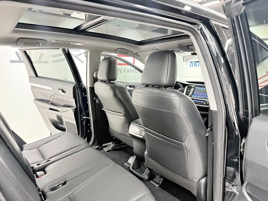Toyota Highlander — миниатюра 14