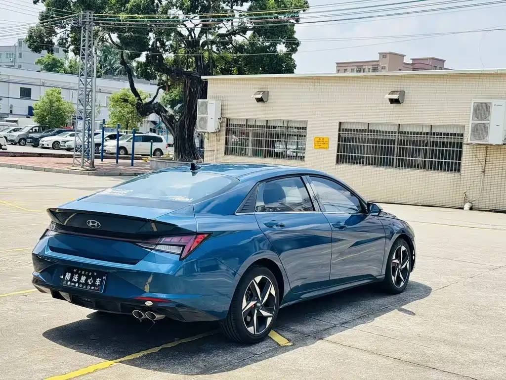 Hyundai Elantra — миниатюра 7