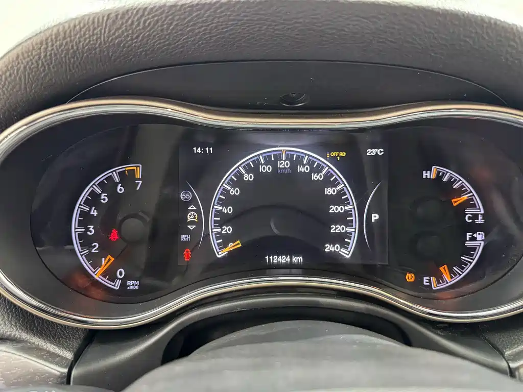 Jeep Grand Cherokee (Import) — миниатюра 15