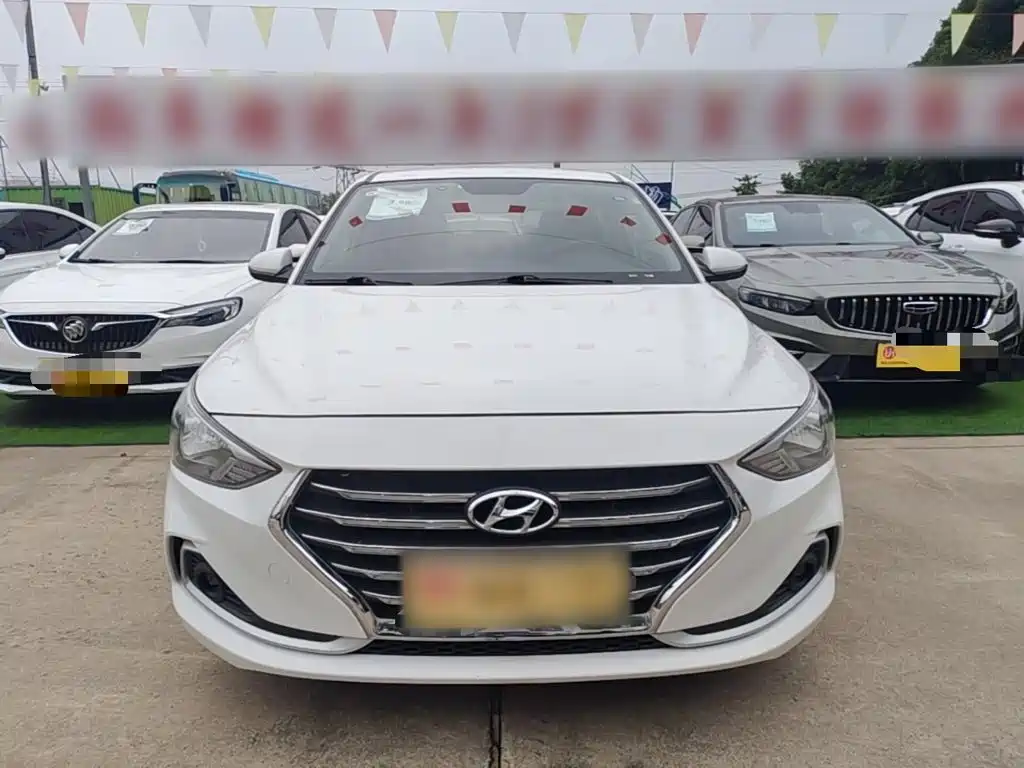 Hyundai Elantra — миниатюра 3