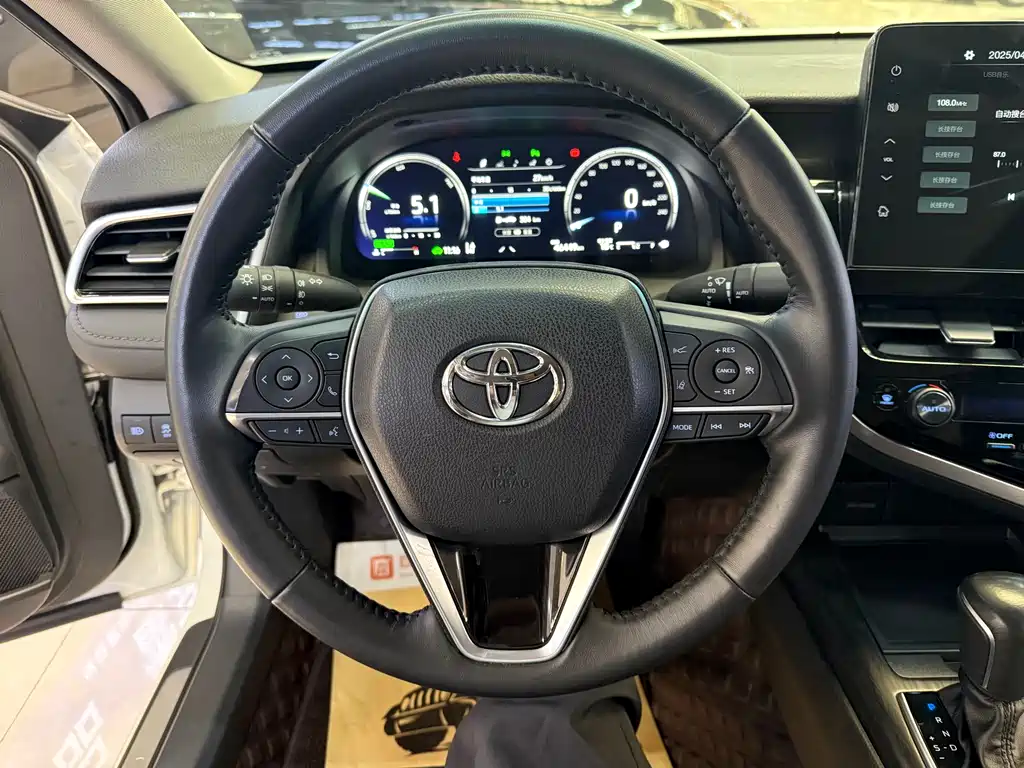 TOYOTA CAMRY