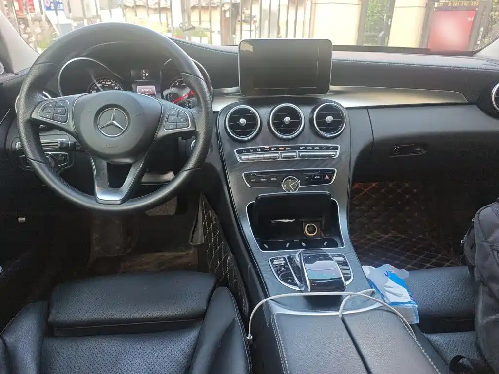 Mercedes-Benz C-Class — миниатюра 6