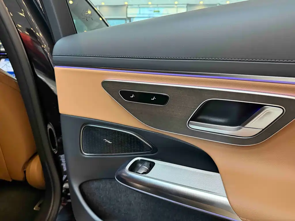 Mercedes-Benz E-Class — миниатюра 9