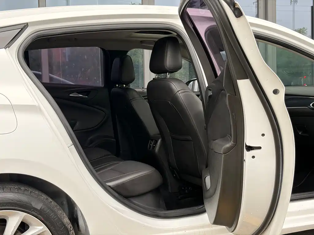 Buick Verano — миниатюра 9