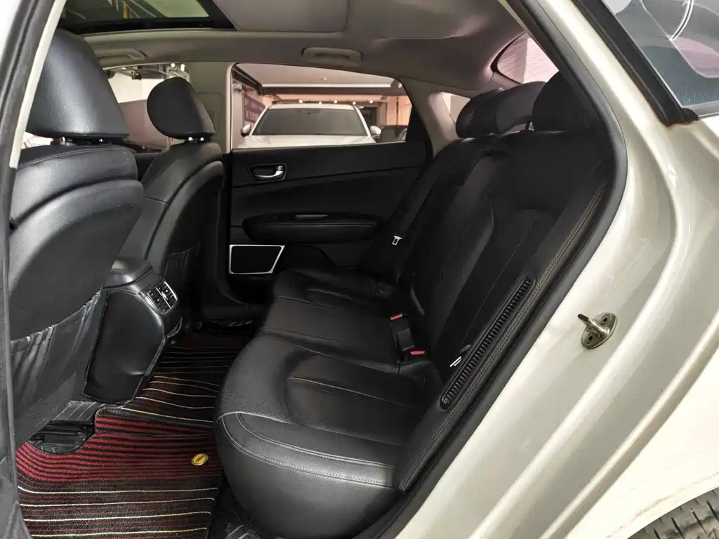Kia K5 New Energy — миниатюра 7