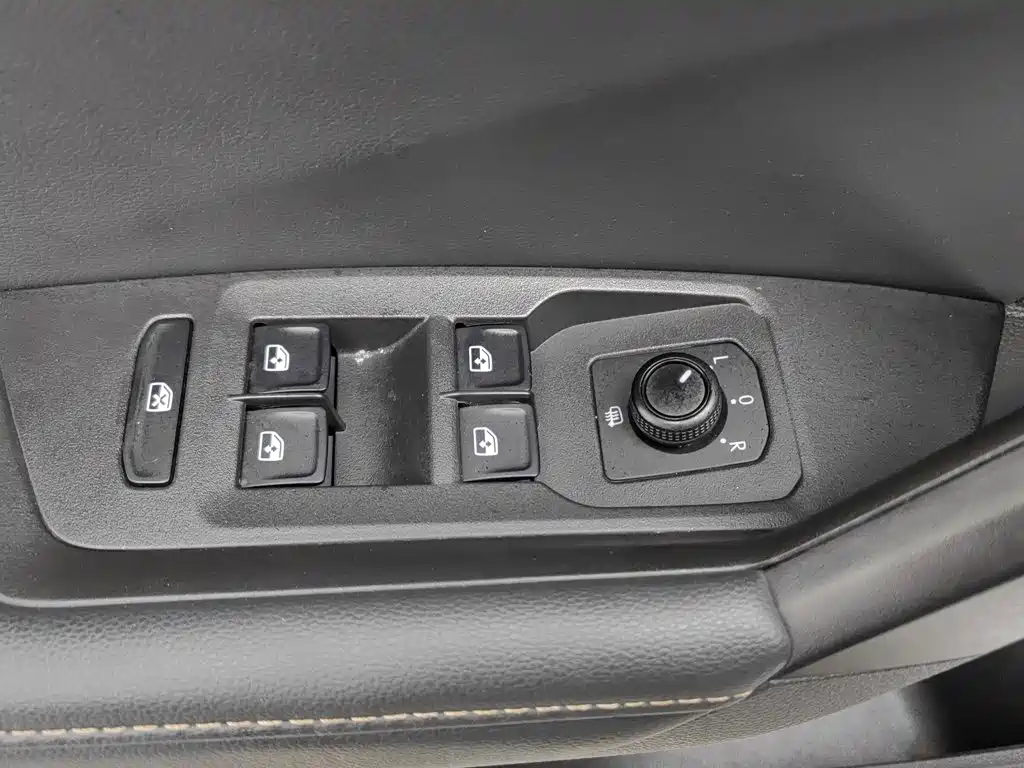 Volkswagen Lavida — миниатюра 9