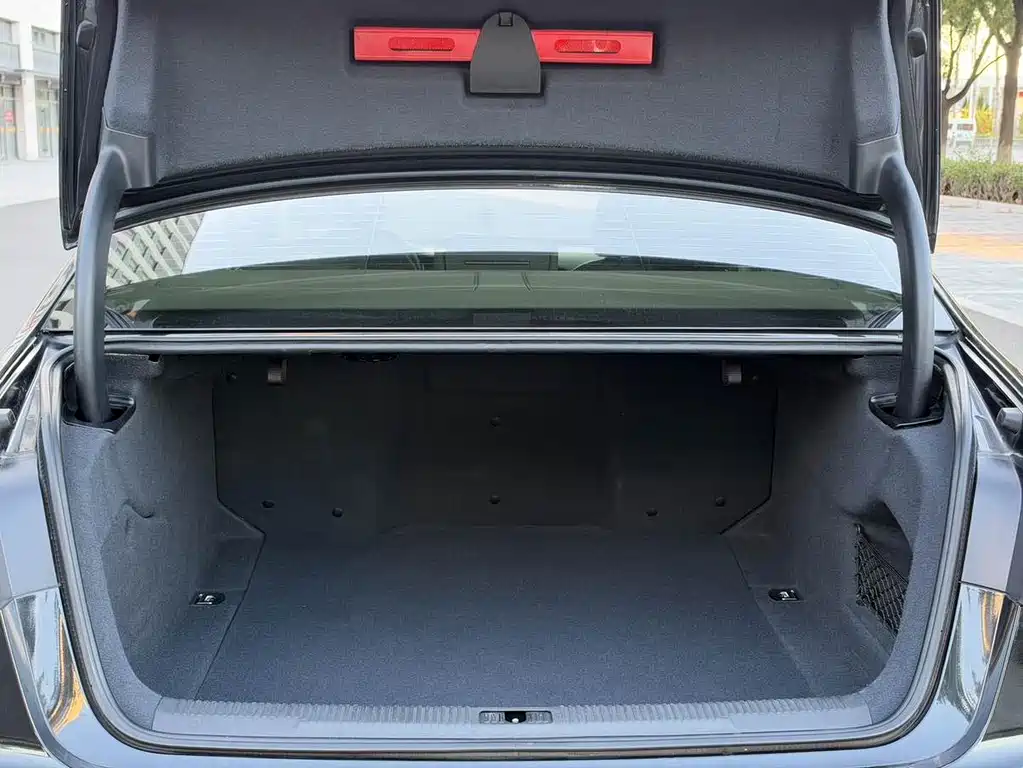 Audi A6L — миниатюра 13