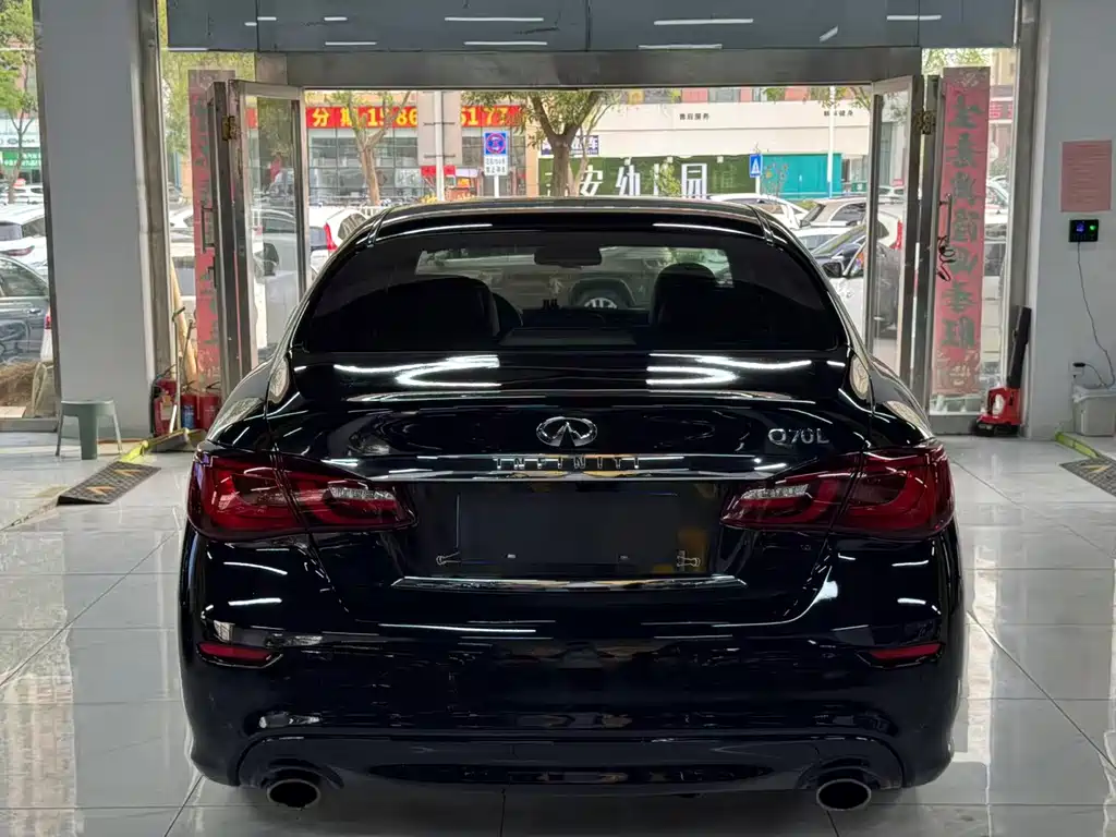Infiniti Q70 — миниатюра 3