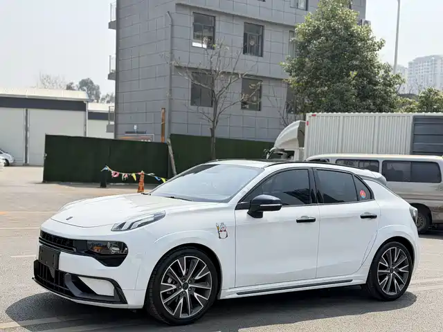 2023 Lynk & Co 02
