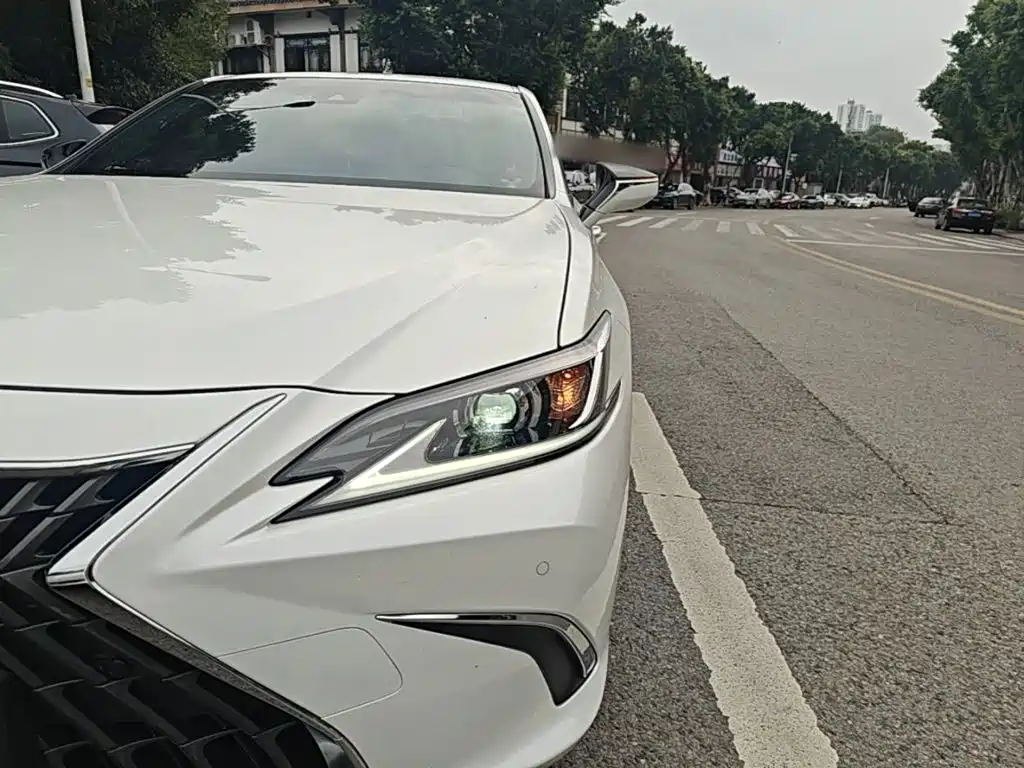 Lexus ES — миниатюра 24