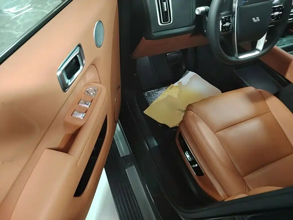 Li Auto Li L8 — миниатюра 16