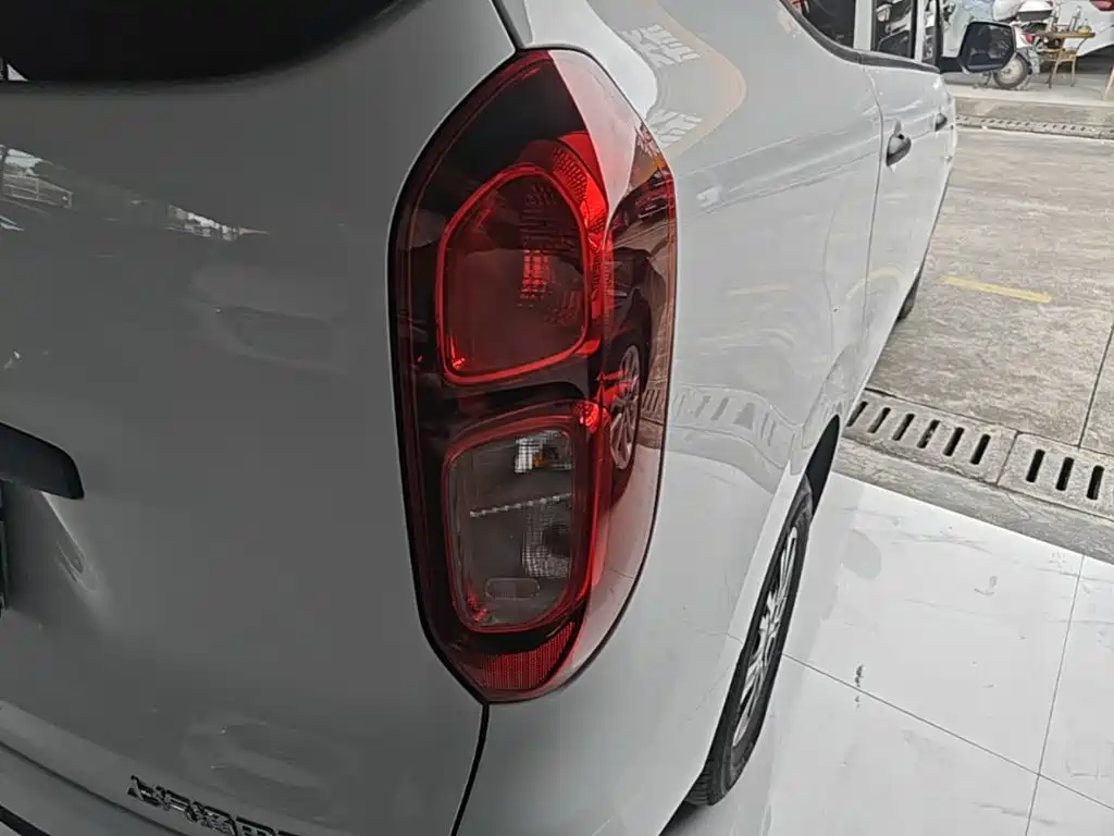 Wuling Hongguang EV — миниатюра 8