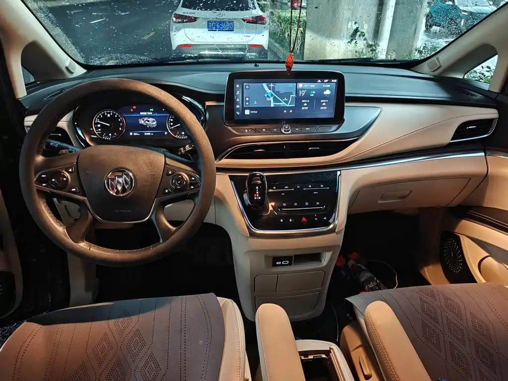 Buick GL8 — миниатюра 5