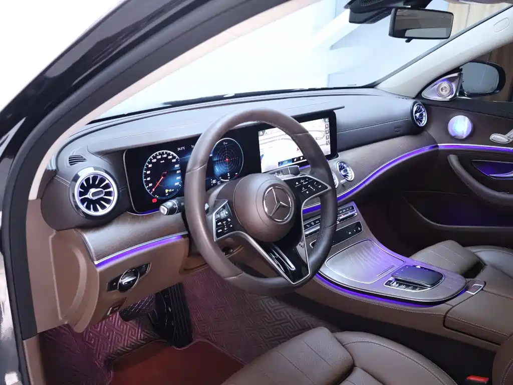 Mercedes-Benz E-Class — миниатюра 11