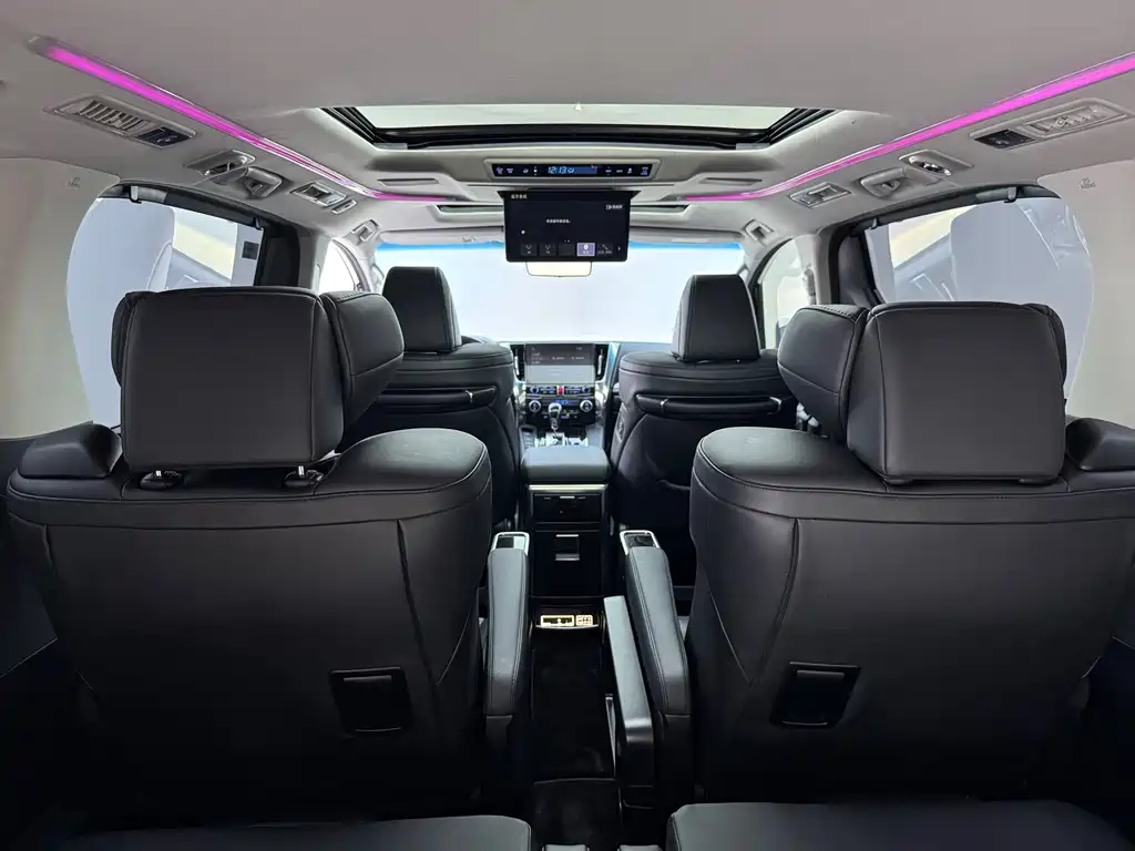 Toyota Vellfire — миниатюра 9