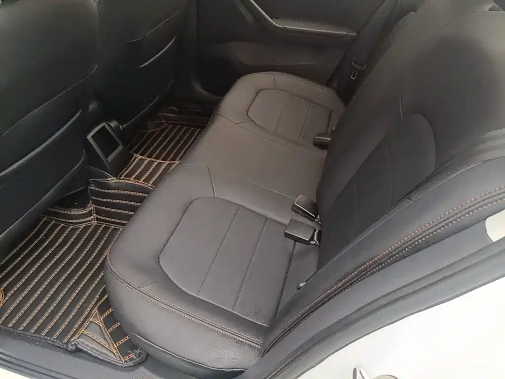 Volkswagen Jetta — миниатюра 17