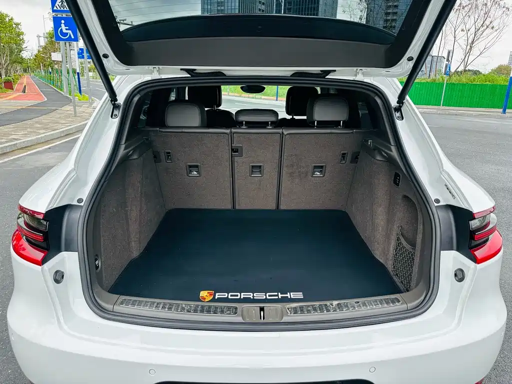 Porsche Macan — миниатюра 22