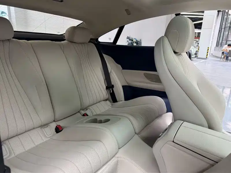 Mercedes-Benz E-Class (Import) — миниатюра 3