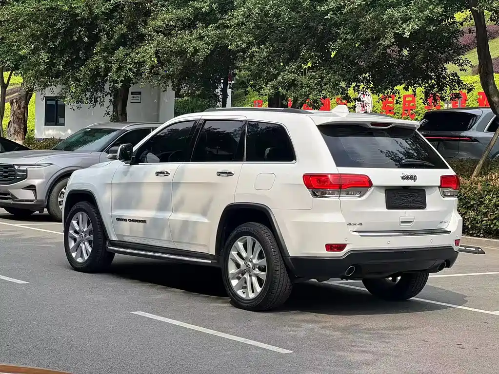Jeep Grand Cherokee (Import) — миниатюра 7