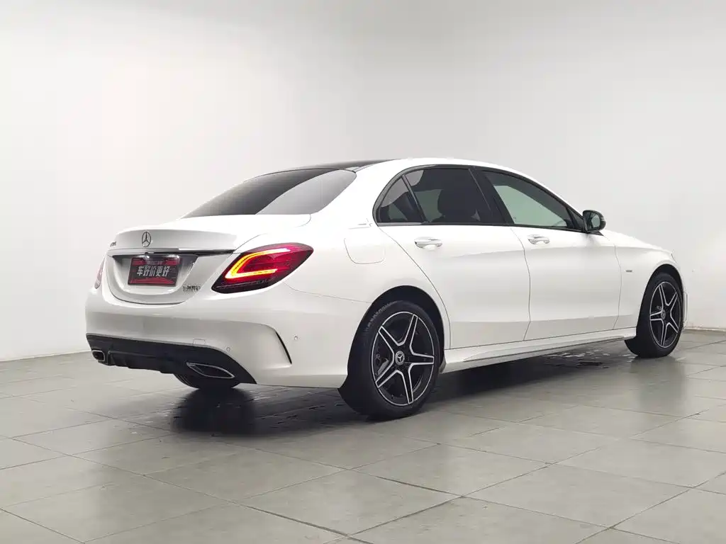 Mercedes-Benz C-Class — миниатюра 2